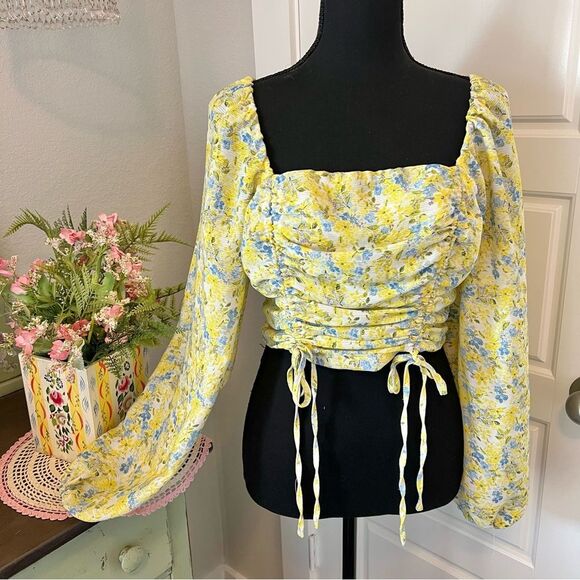 Kit + Sky Yellow Blue Ditsy Floral Ruched Cropped Milkmaid Blouse Sz M Coquette - Picture 1 of 13